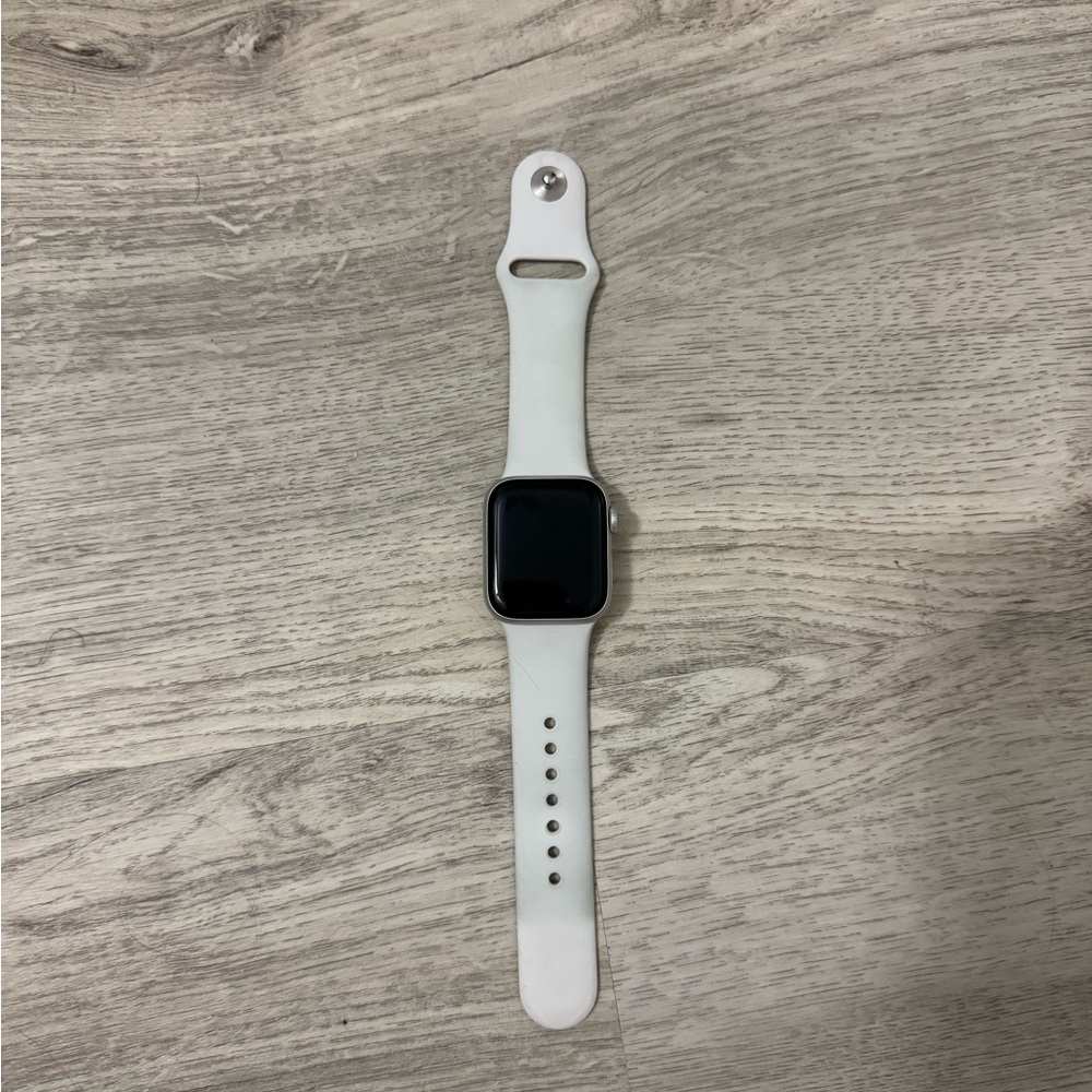 Apple Smartwatch with Silver Case and White Band - Picture 2 of 11